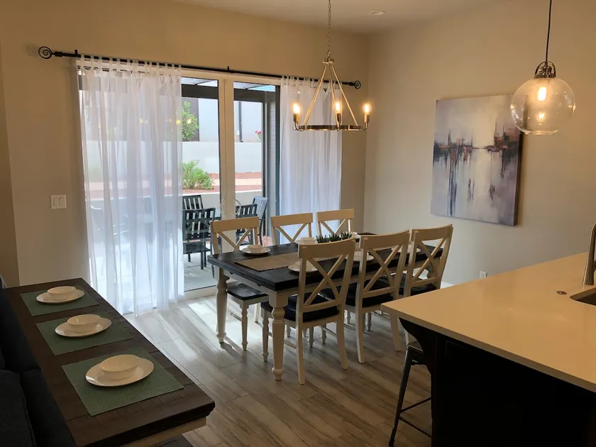 Beautiful Poolside Townhome at Ocotillo Springs in Santa Clara - Image 1