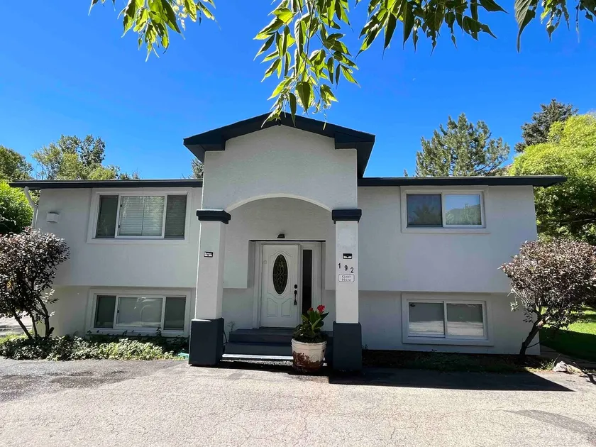 *Beautiful* Sunny West Glenwood Retreat - Image 1