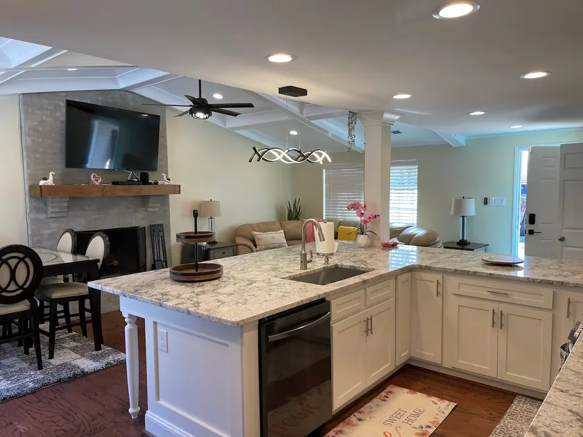 Brand new updated ranch house in South Charlotte - Image 1
