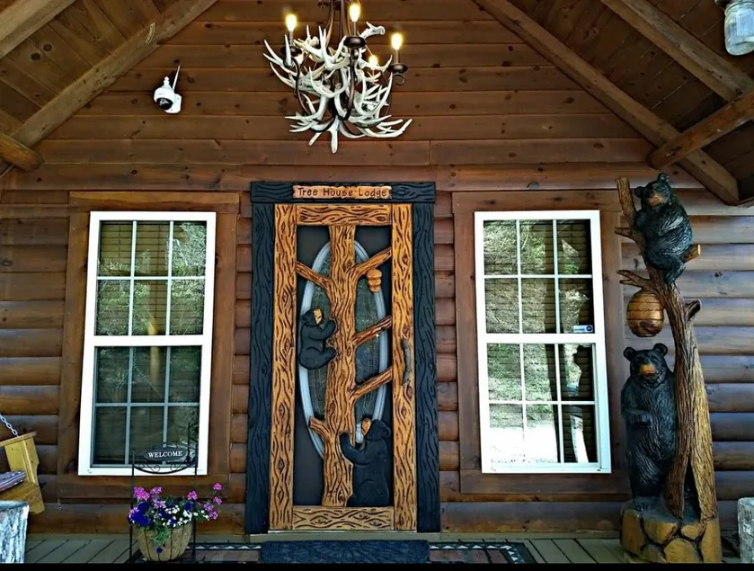 Tree House Lodge (Real Log Mountain Paradise) - Image 1