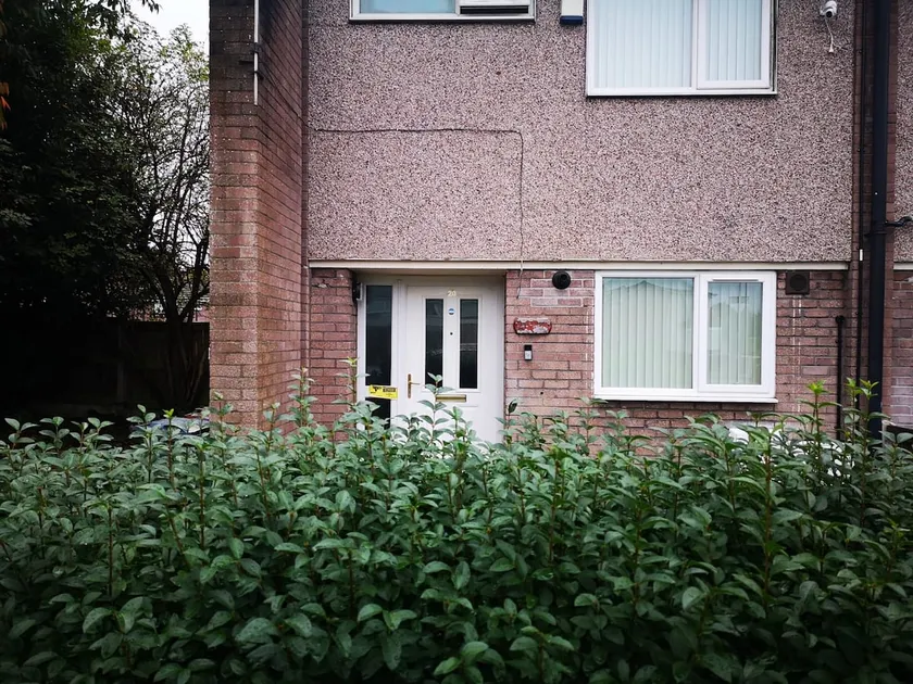 Nice Residential Within Easy Reach Of Town - Image 1