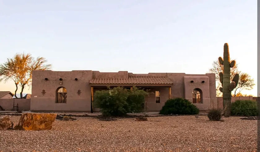 Jacuzzi/Pool, 5 BR, 1 Acre & Desert Access! - Image 1