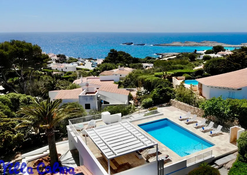 Villa with NEW large private HEATED swimming pool, 3 min. walk to sandy beach - Image 1