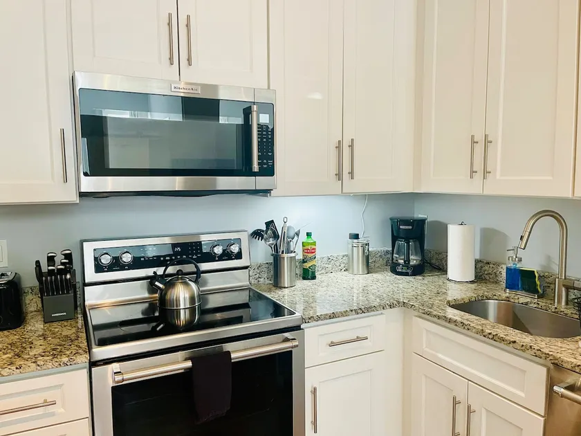 Renovated Exchange St. Loft with Free Parking - Image 1