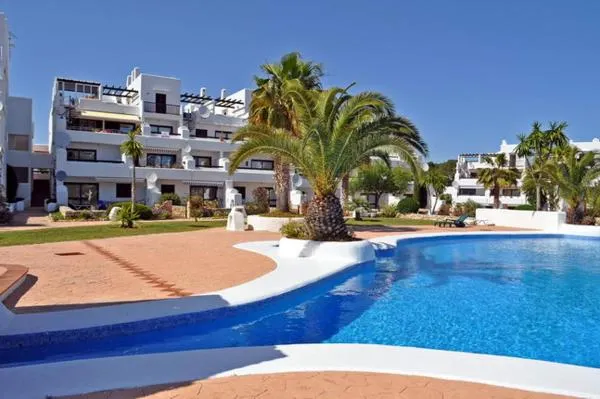 BEAU PENTHOUSE DUPLEX AVEC PISCINE DANS LE PORT ET LA PLAGE PROCHE - Image 1