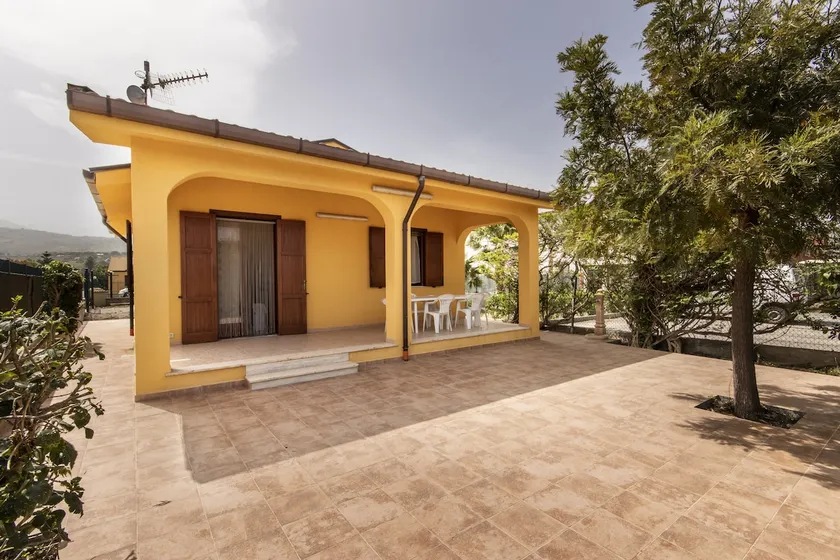 Independent Villa1 near the sea, 10 km from Cefalù - Image 1