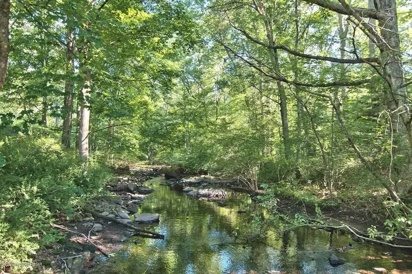 Waterfront/Serene/Tranquil/Farmhouse/Hot tub/Games - Image 1