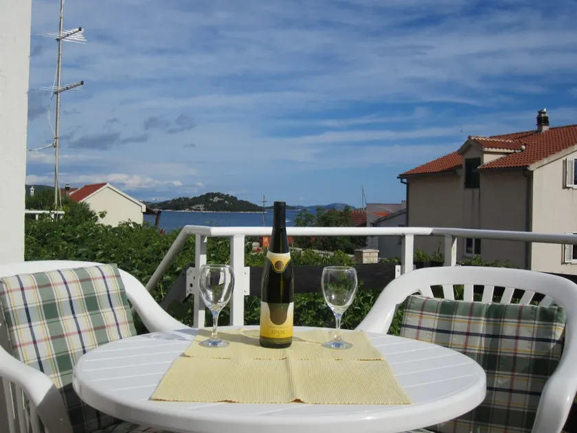 Holiday House Tisno- stay for 4, sea view, center - Image 1