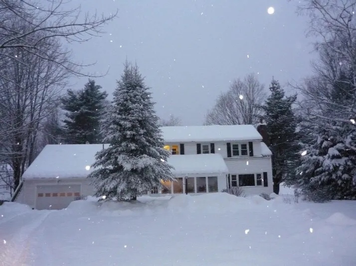 Okemo-Ludlow, fireplace, hottub, sleeps 14 - Image 1