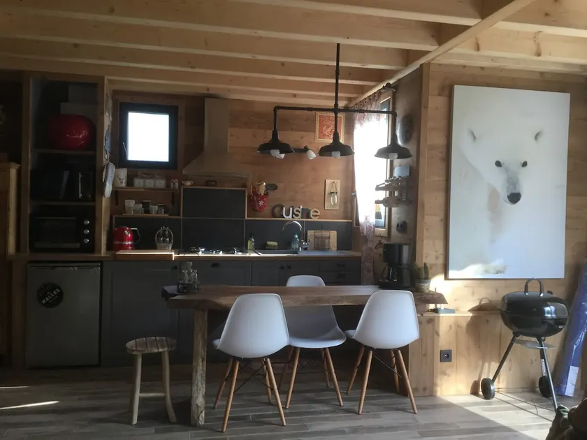 Countryside Mountain Cottage - Image 1