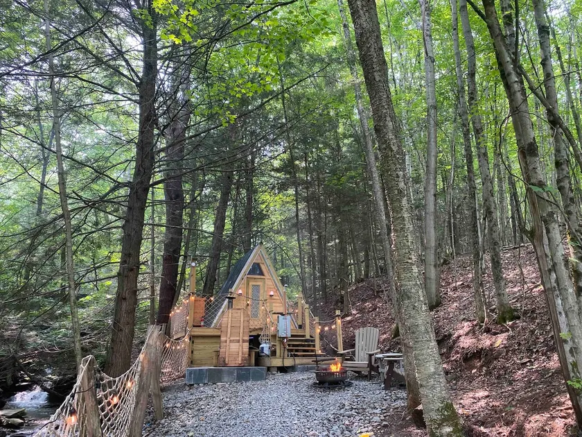 Tiny glamping cabin with mineral spring hot tub - Image 1