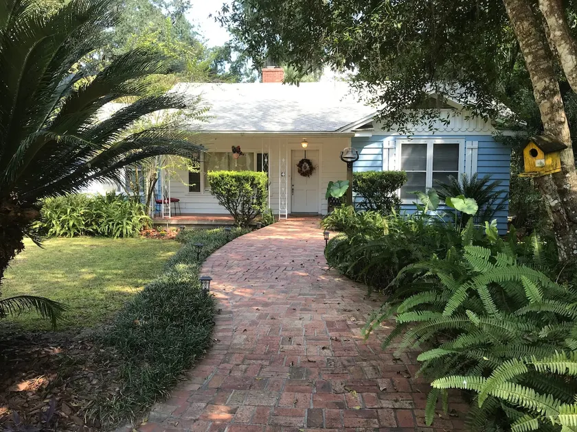 Beautiful House, Historic District, Micanopy - Image 1