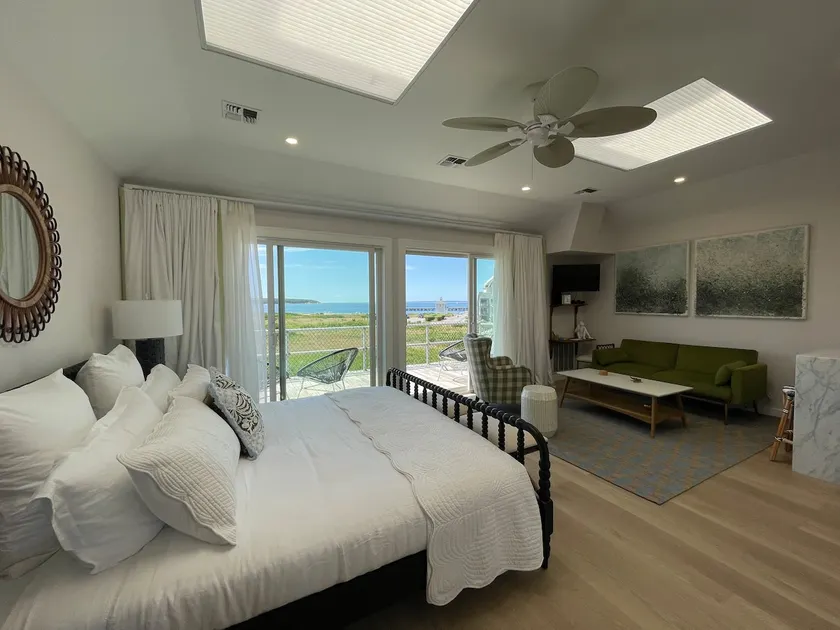 Endless Summer Montauk Studio w/Bayview Balcony - Image 1