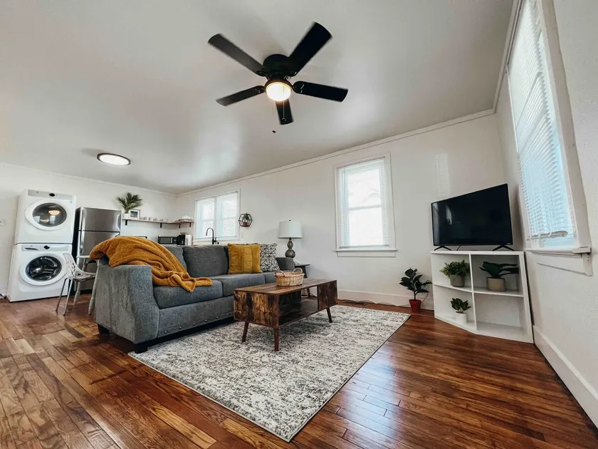 1BDRM, Open, Convenient, Private Parking, Laundry - Image 1