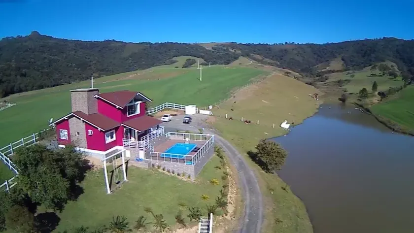 Lago do Paraíso Country House - Image 1