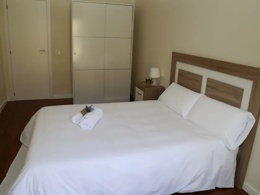 Apartment-Eigenes Badezimmer-P2 1G - Image 1