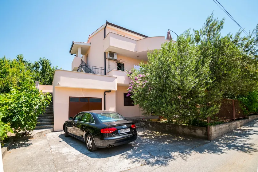 Hilda- big comfortable 3BR,2bathroom, near Split - Image 1