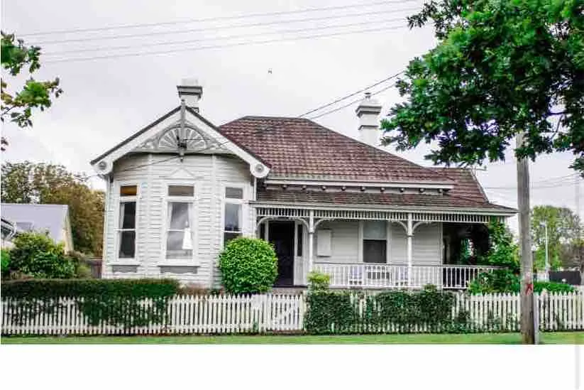 Luxury, Waterfront house, Inner city location! - Image 1