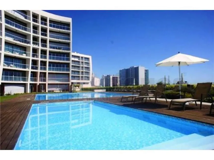 Charming Apartment with Balcony & Pool - Image 1