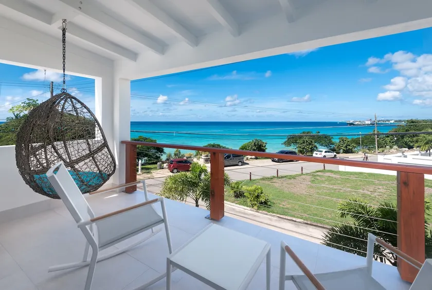 Loft-style Villa 2 Inspire with Surf/Beach Access - Image 1