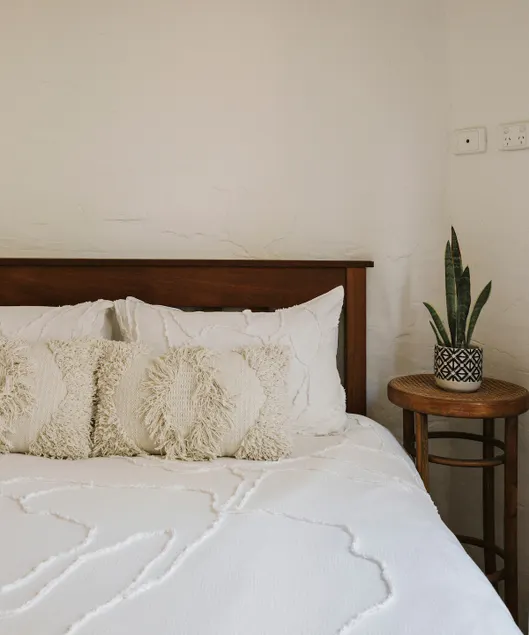 Eco friendly beachside stay with private courtyard - Image 1