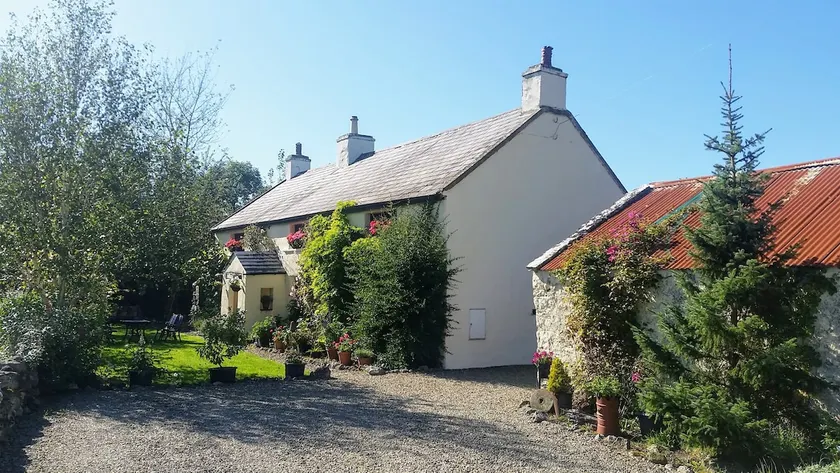 300 year old tradition irish cottage - Image 1