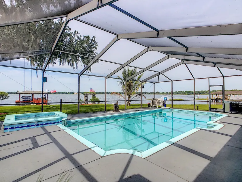 Fantastic Water Front Home on the Chain of Lakes - Image 1