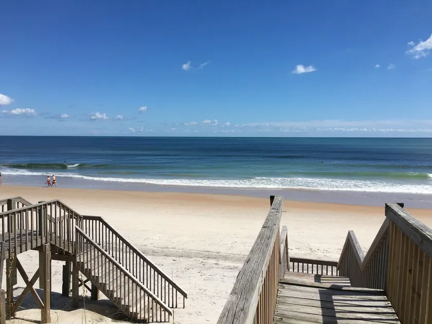 LunaSea - 2 Bed Oceanfront, Walk to Shop & Dine - Image 1