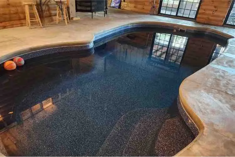Lake George Home with indoor heated pool. - Image 1