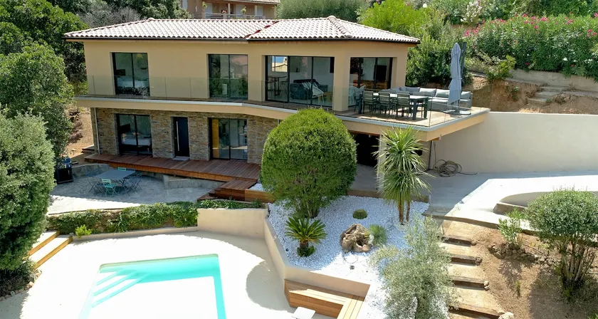 Prestige villa • Sea view • Heated pool - Image 1