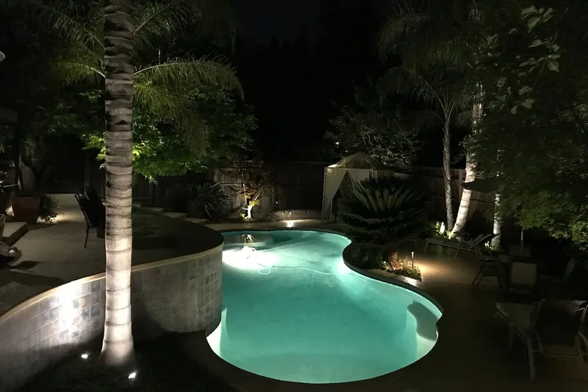 Quiet Carmichael Home - Gardens, Pond and Pool - Image 1
