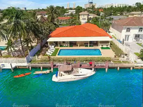 HERMES WATERFRONT Luxurious Villa w/6BR+4BA - Image 1