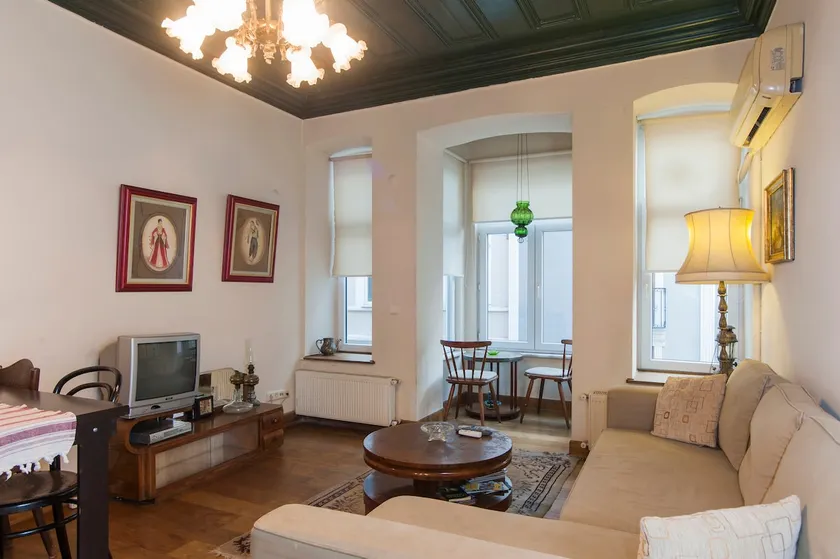 Apartment in the Heart of the City2 - Image 1