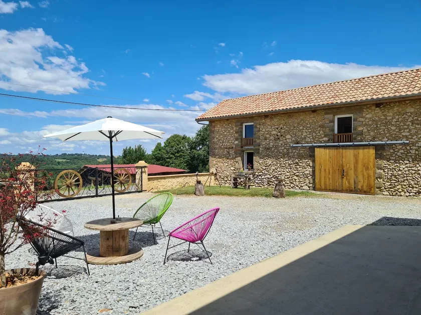 Maison Ferme Labarthe, spa, braziers, sleeps 8 - Image 1