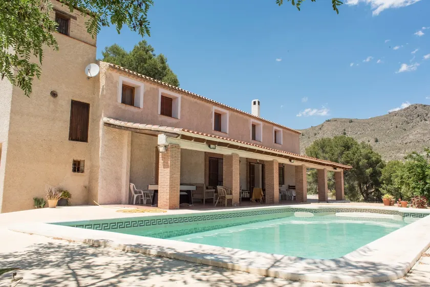 Villa Montesa - Privileged Environment - Image 1