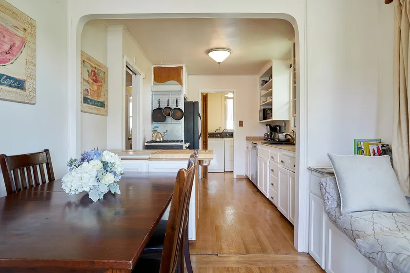 Sunny House -Three Bedrooms - Image 1