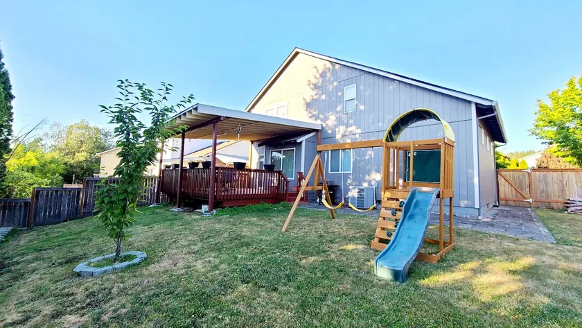 Spacious & Conveniently Located - Image 1