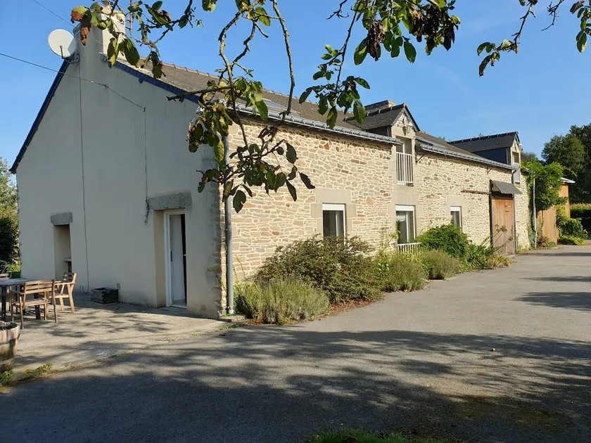 Beautiful comfortable farmhouse 3 bedrooms, 3 beds - Image 1
