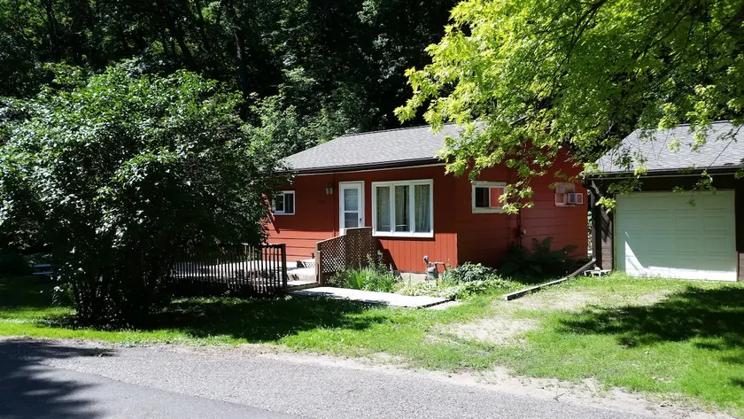 Cabin Nestled in the Woods, Close to MSP Airport - Image 1