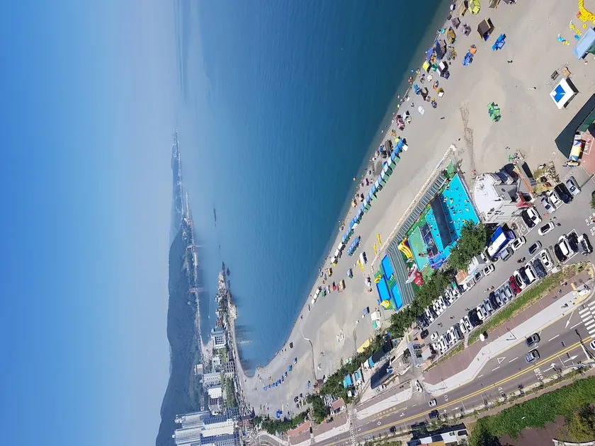 This is a 59 pyeong full-option residence right in front of Ulsan Mongdol Beach. Enjoy a stunning ocean view at our home. - Image 1