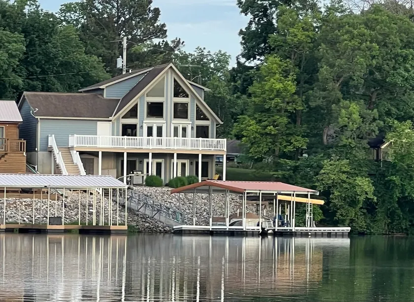 A Place on the Water Lakefront - Spa - Image 1