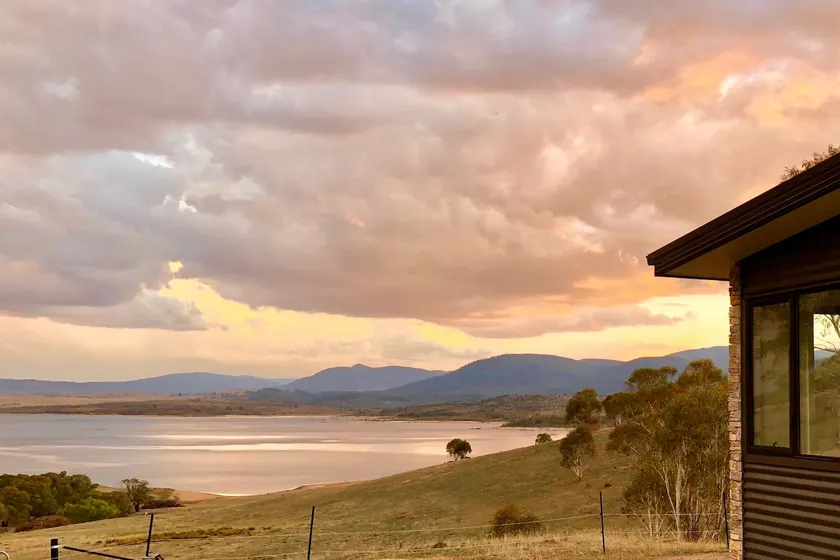 Lake Jindabyne Estate - Wombat Chalet - Image 1