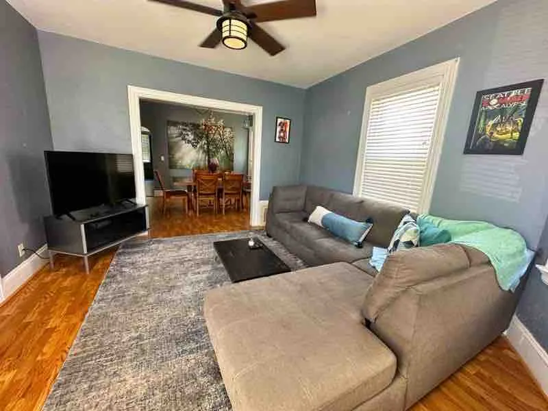 West End / Federal Hill Line 2 bed, double parlour - Image 1