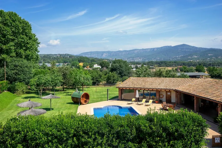 ELS CINGLES - RURAL HOUSE with heated pool - Image 1