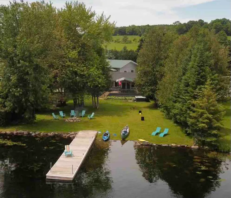 Hot Tub + Games Room at Waterfront Cottage Kawarthas 🏓 - Image 1
