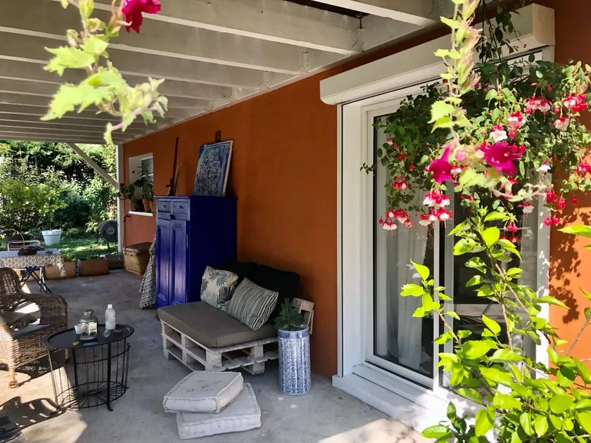 Quiet studio with terrace near Lyon - Image 1