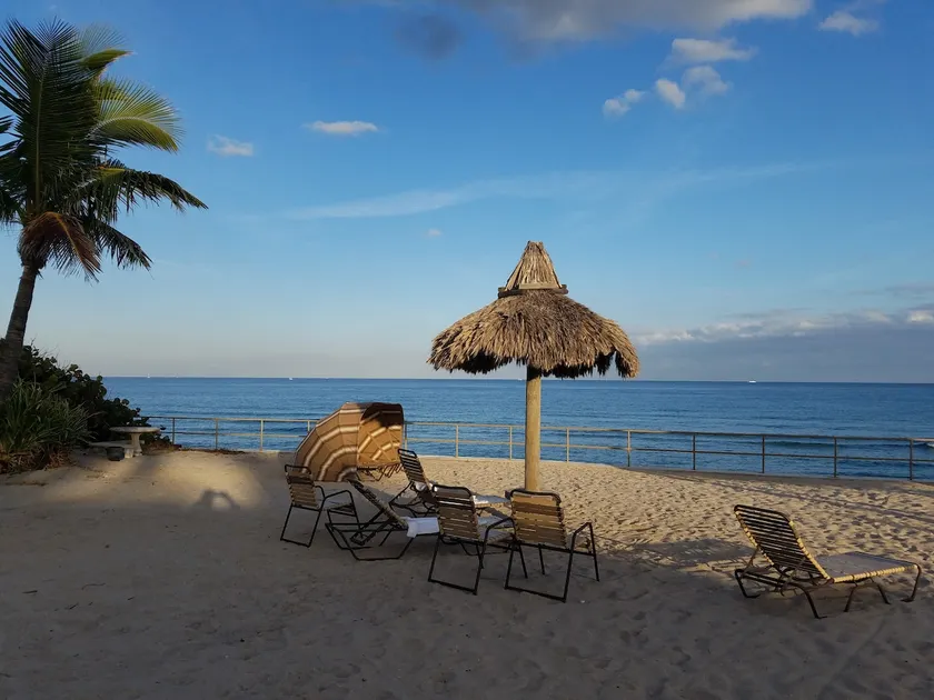 Beach Resort - lovely Cottage on Beach & Water Way - Image 1