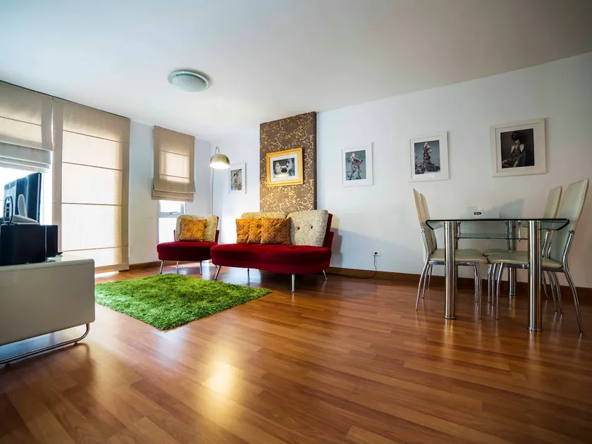2BR-Airy,Cosy in Thai Neighbourhood - Image 1