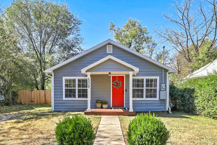 South Fayetteville Cottage - Image 1