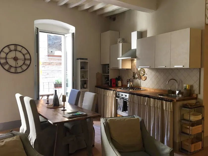 Stylish & Quiet Apartment in Central Todi - Image 1